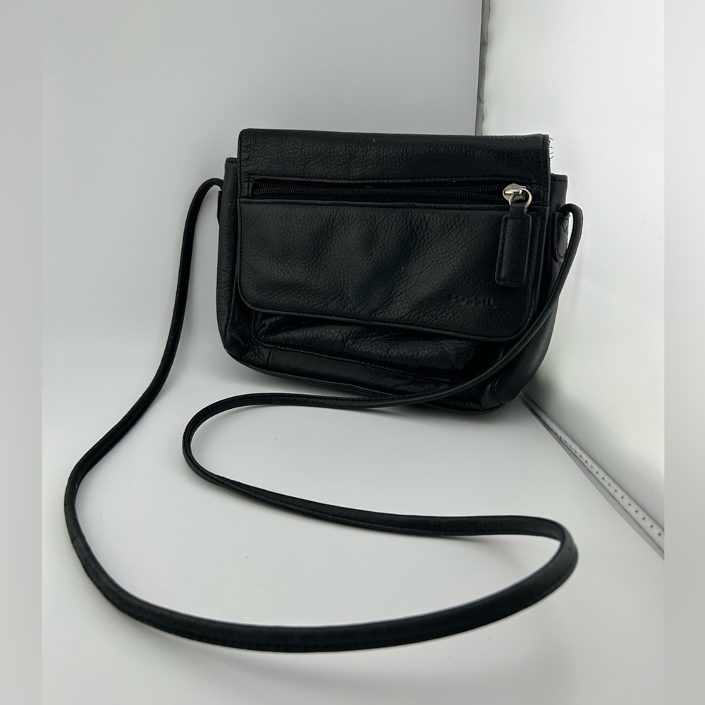 Fossil Crossbody Vintage Black Leather Travel With Pockets Looks Great